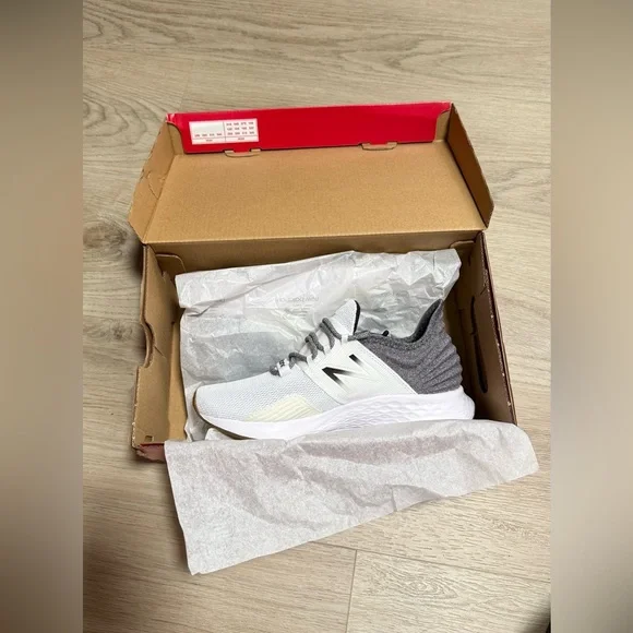 New Balance White and Gray Women's Shoes - Picture 1 of 9